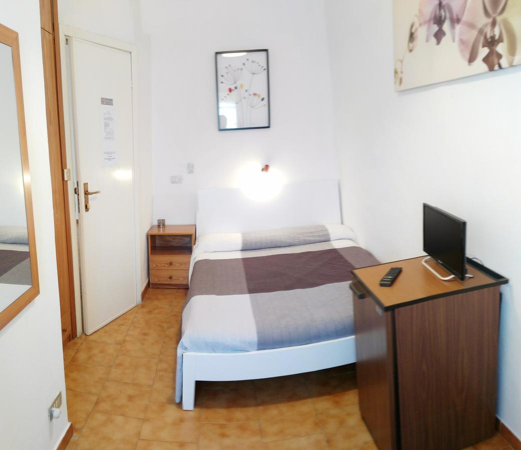 Residence Hotel Vittoria Tirrenia Eksteriør billede