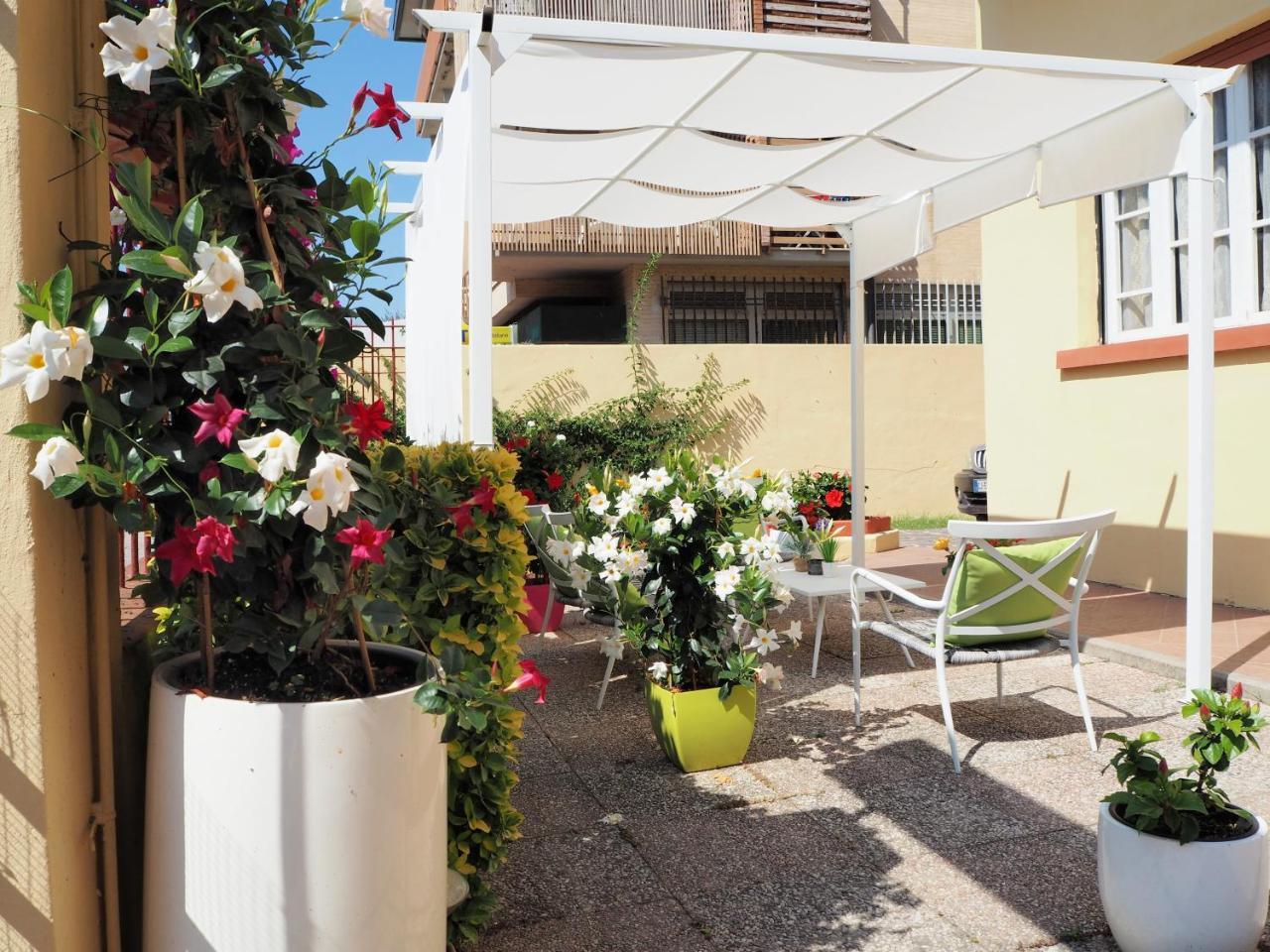 Residence Hotel Vittoria Tirrenia Eksteriør billede