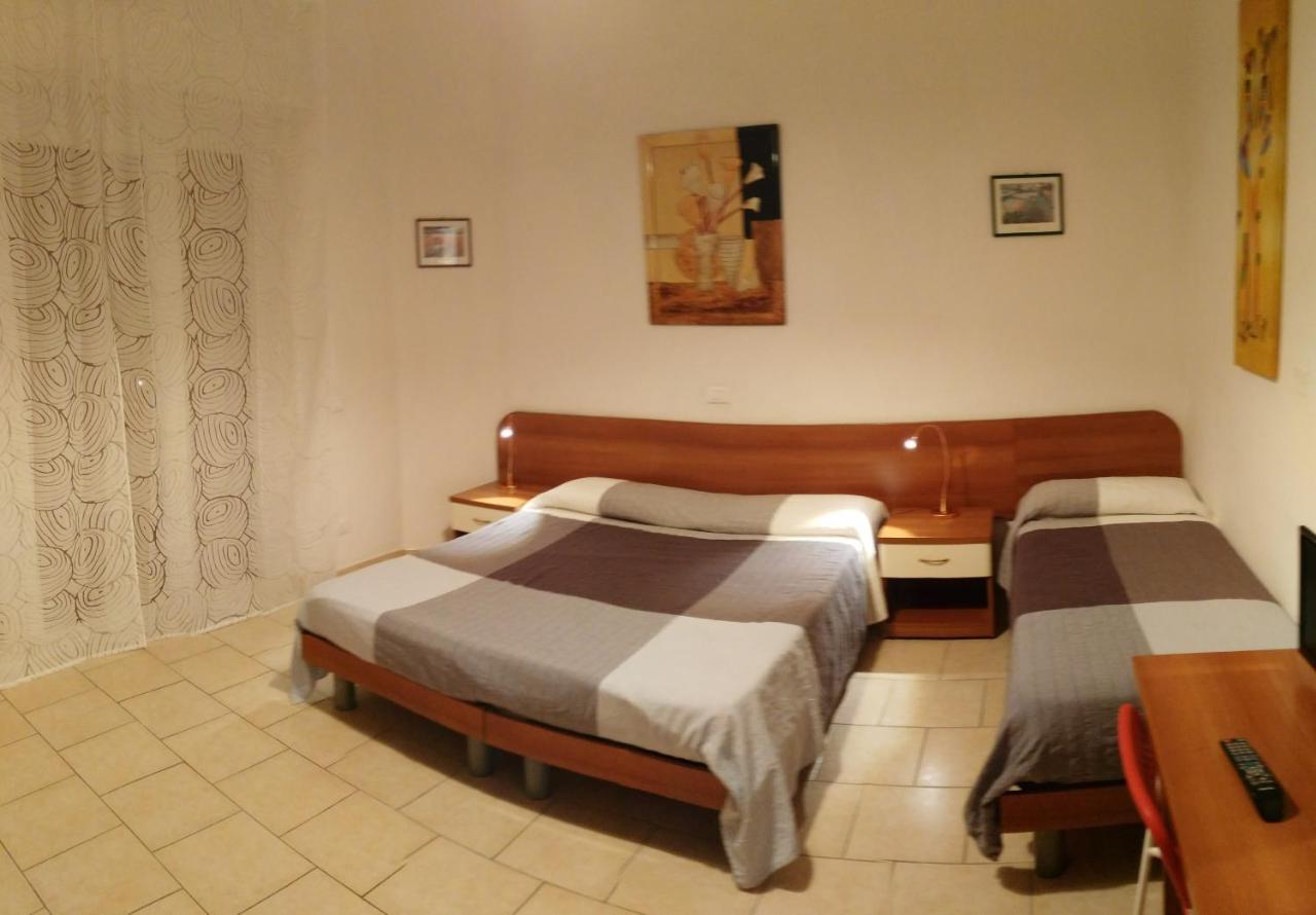 Residence Hotel Vittoria Tirrenia Eksteriør billede