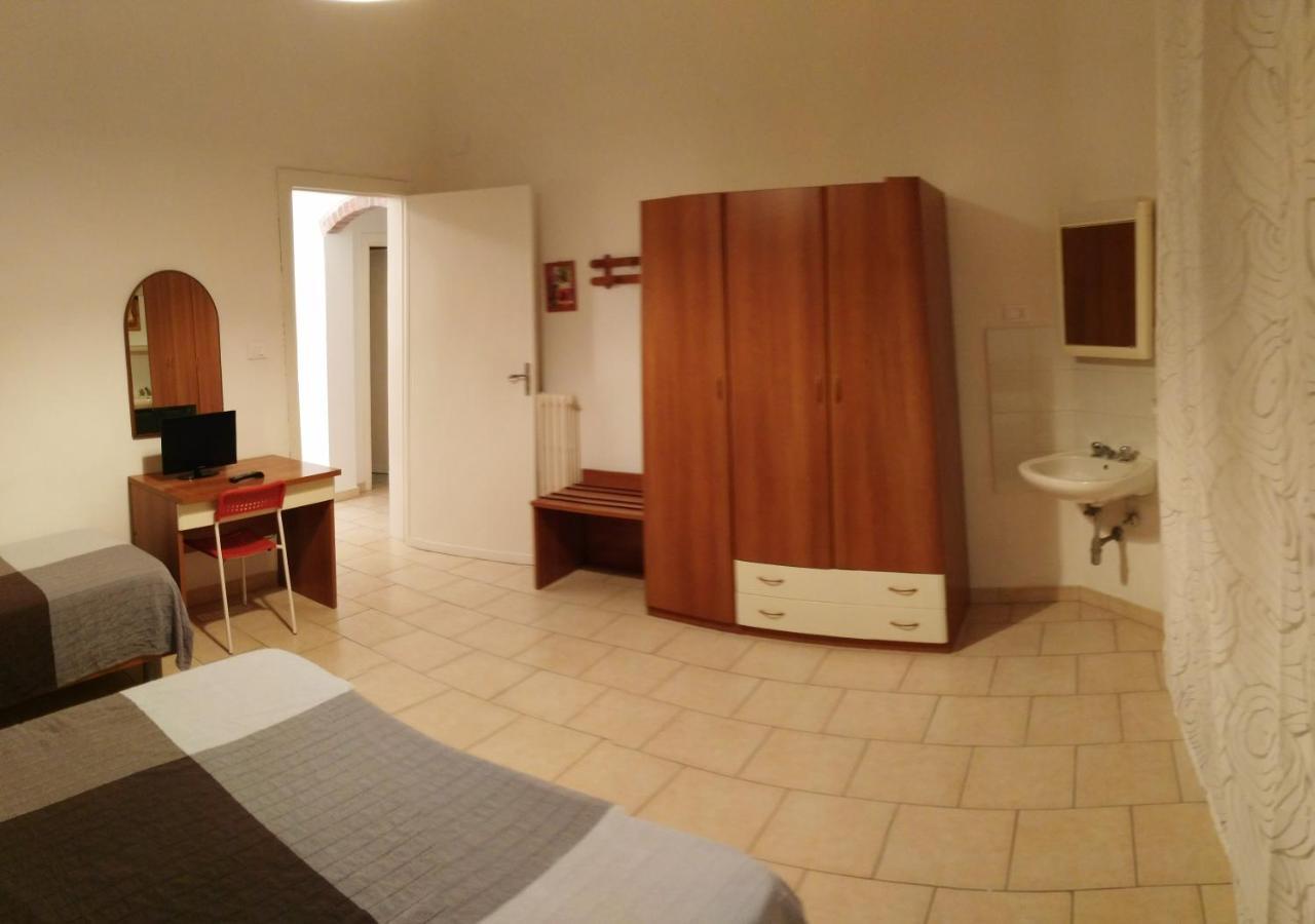 Residence Hotel Vittoria Tirrenia Eksteriør billede
